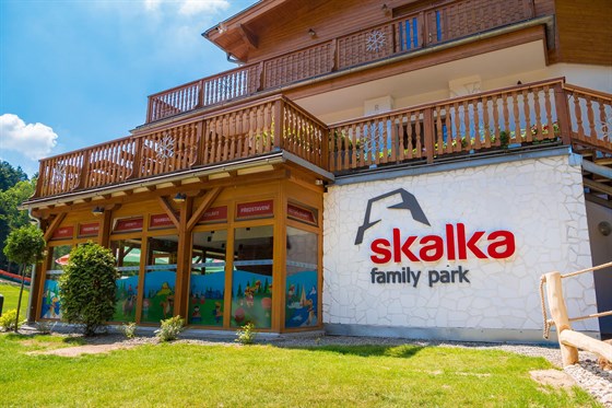 Skalka Family park